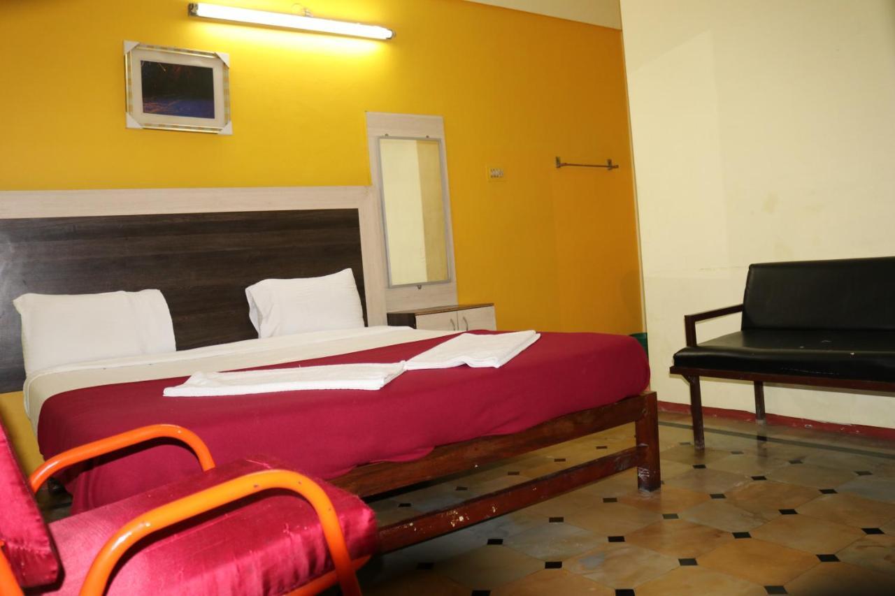 Hotel Siva Sakthi Tiruvannāmalai Exteriör bild