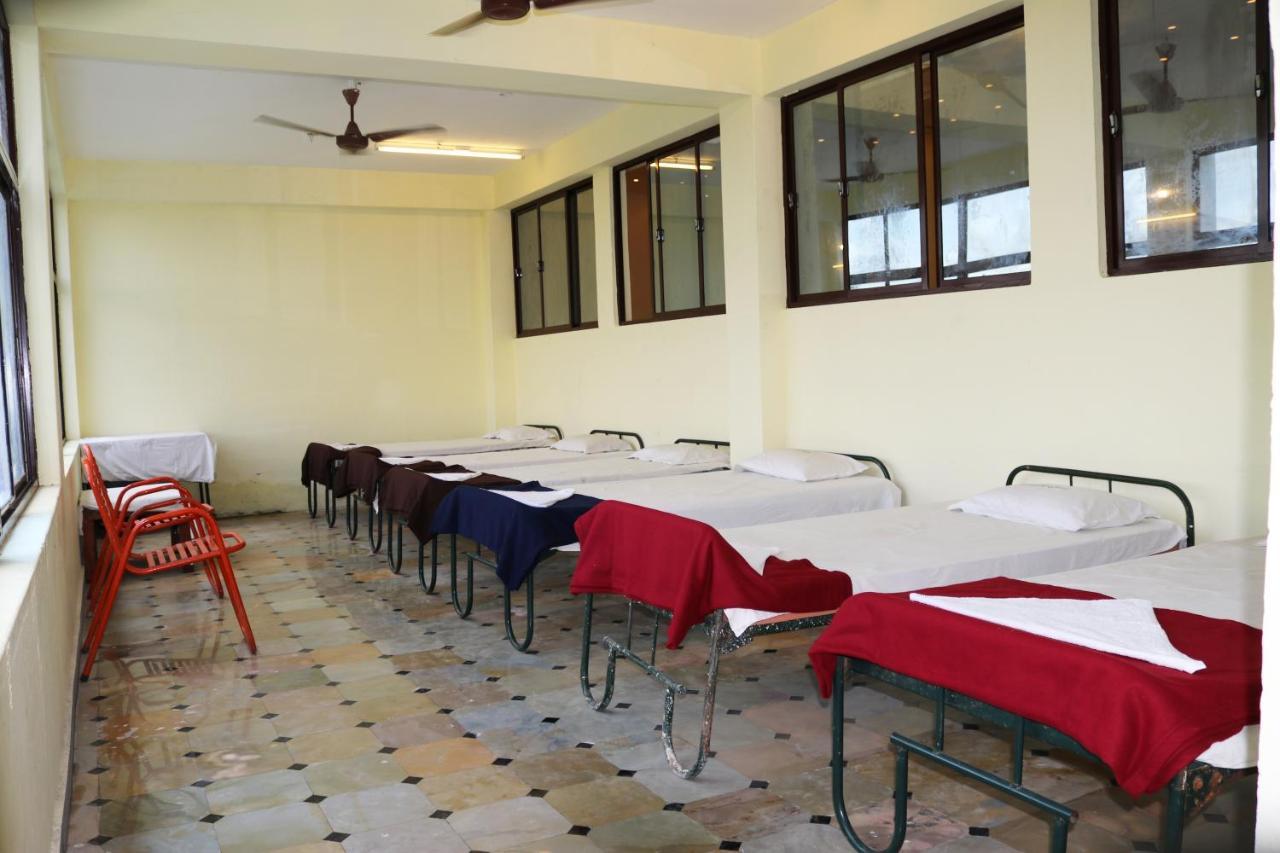 Hotel Siva Sakthi Tiruvannāmalai Exteriör bild