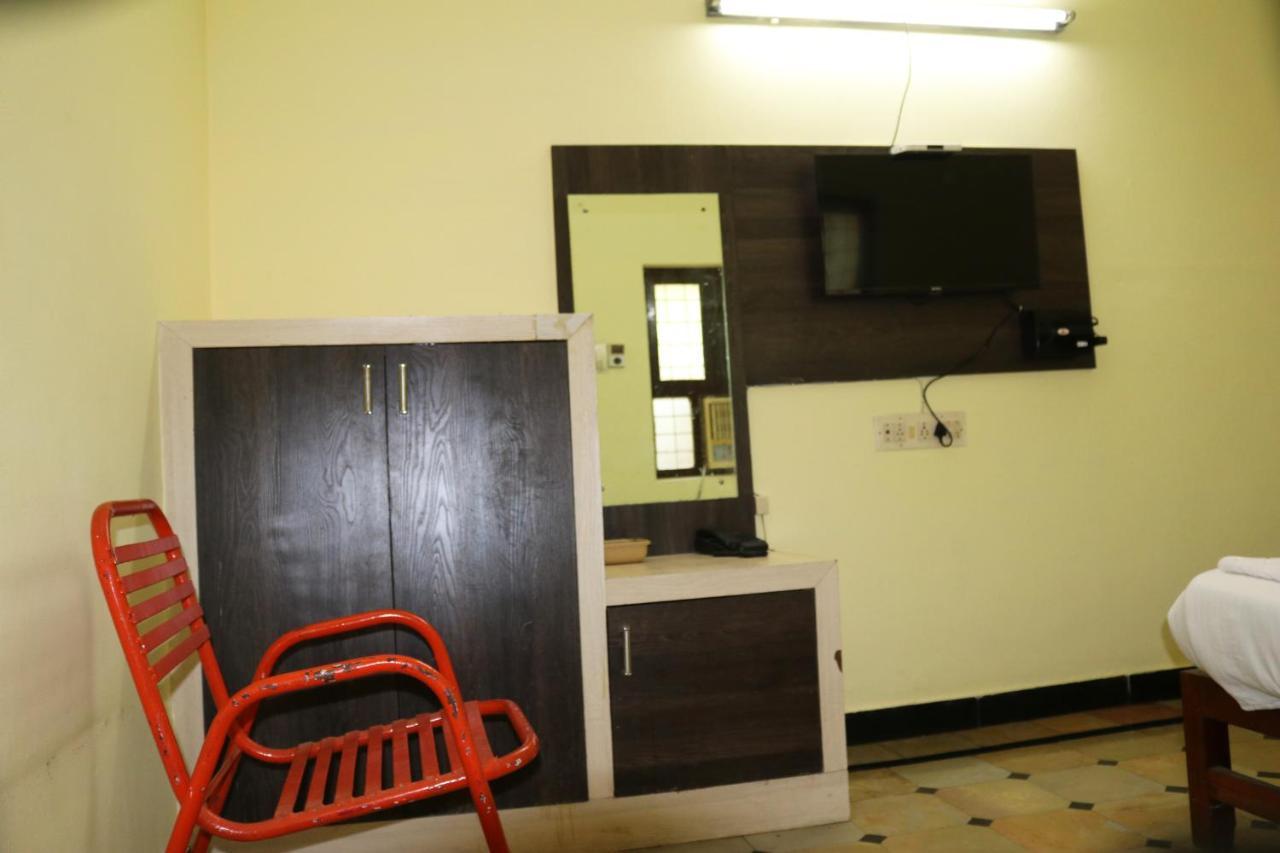 Hotel Siva Sakthi Tiruvannāmalai Exteriör bild