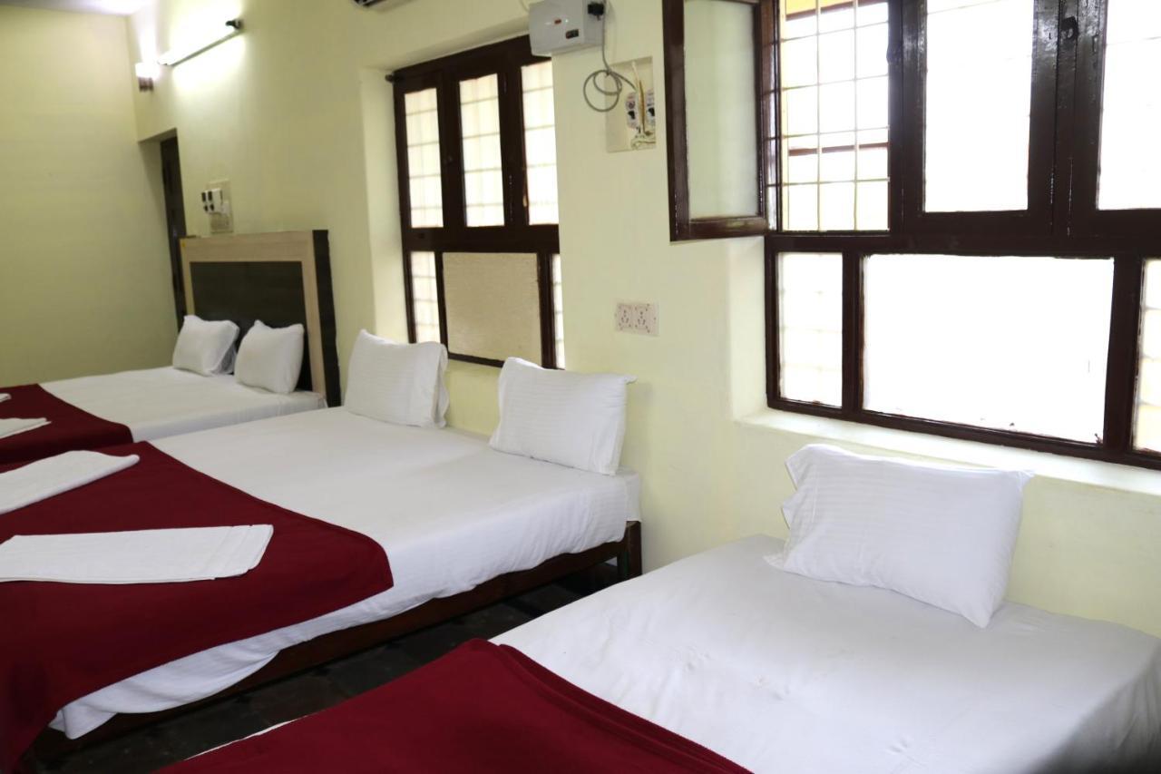 Hotel Siva Sakthi Tiruvannāmalai Exteriör bild