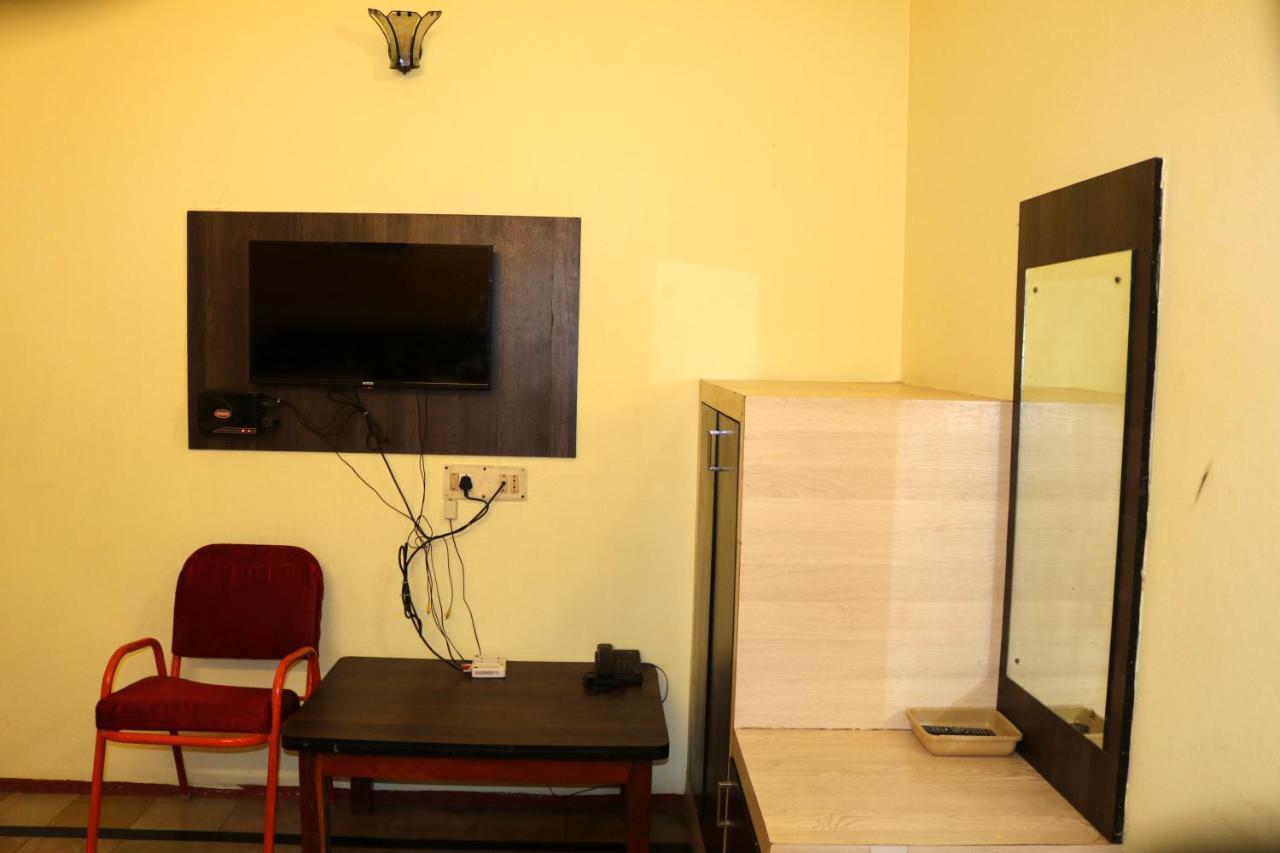 Hotel Siva Sakthi Tiruvannāmalai Exteriör bild