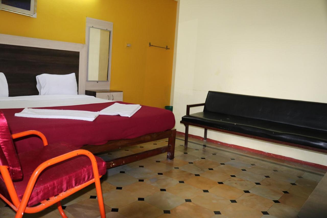 Hotel Siva Sakthi Tiruvannāmalai Exteriör bild