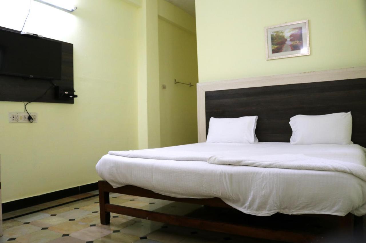 Hotel Siva Sakthi Tiruvannāmalai Exteriör bild
