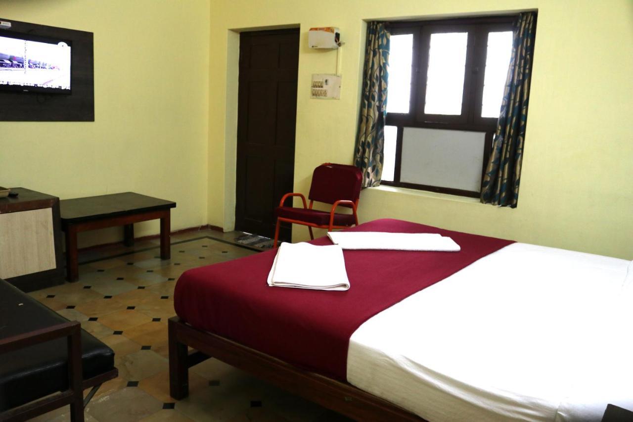 Hotel Siva Sakthi Tiruvannāmalai Exteriör bild