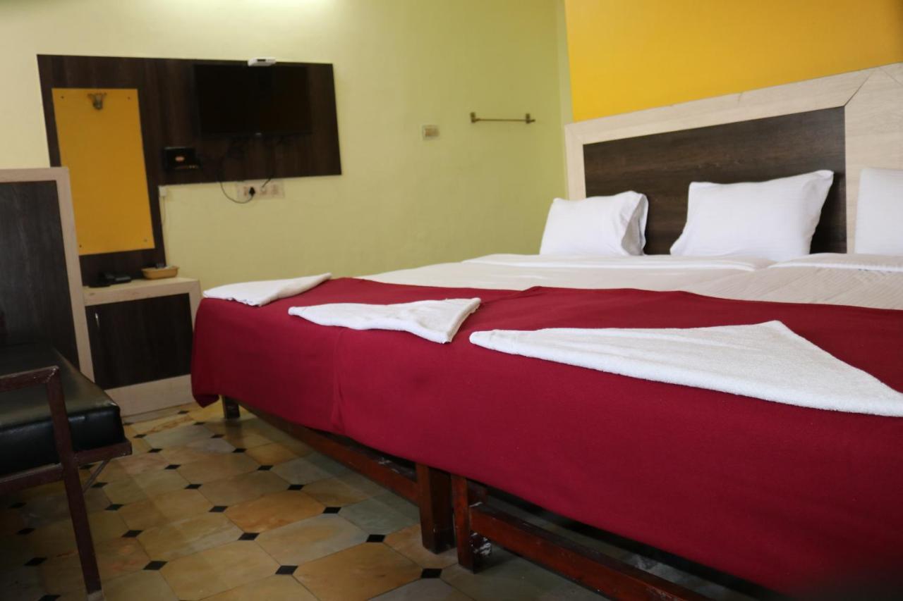 Hotel Siva Sakthi Tiruvannāmalai Exteriör bild