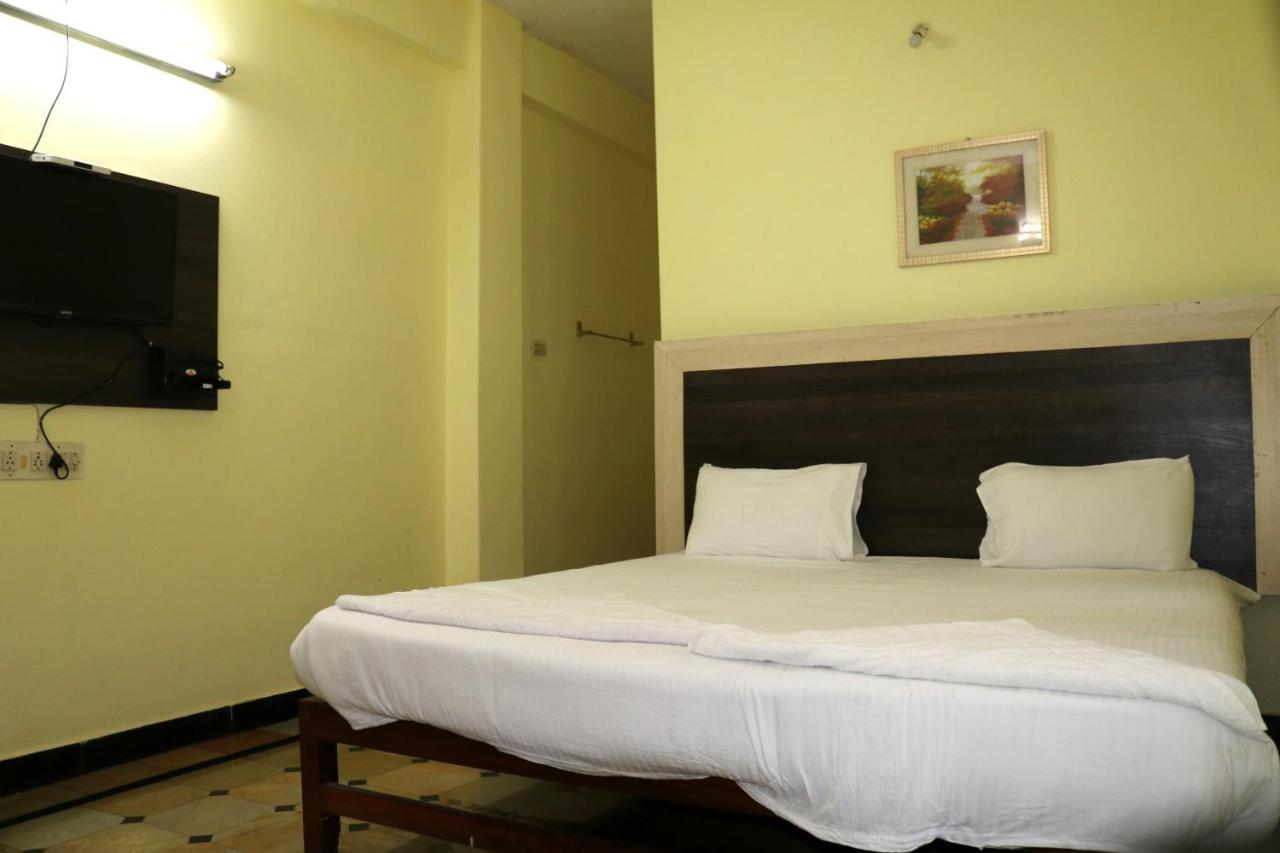 Hotel Siva Sakthi Tiruvannāmalai Exteriör bild