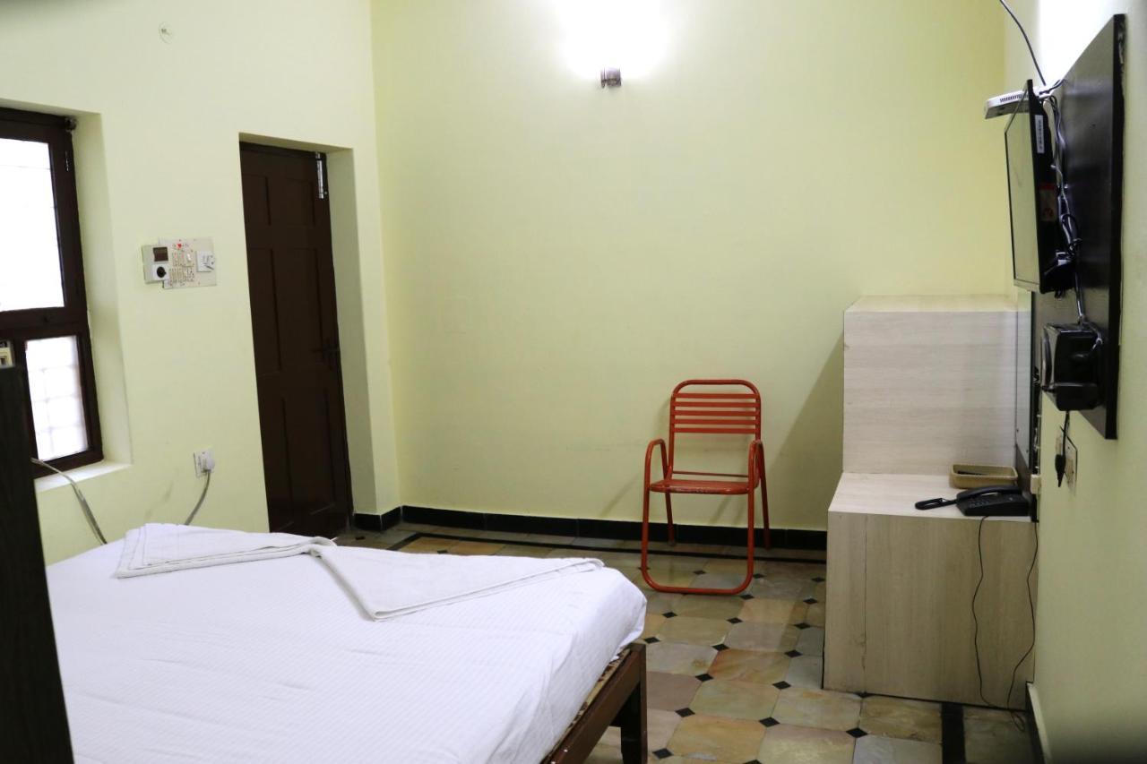 Hotel Siva Sakthi Tiruvannāmalai Exteriör bild