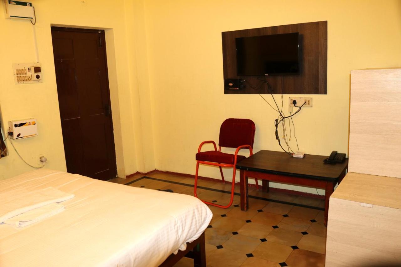 Hotel Siva Sakthi Tiruvannāmalai Exteriör bild